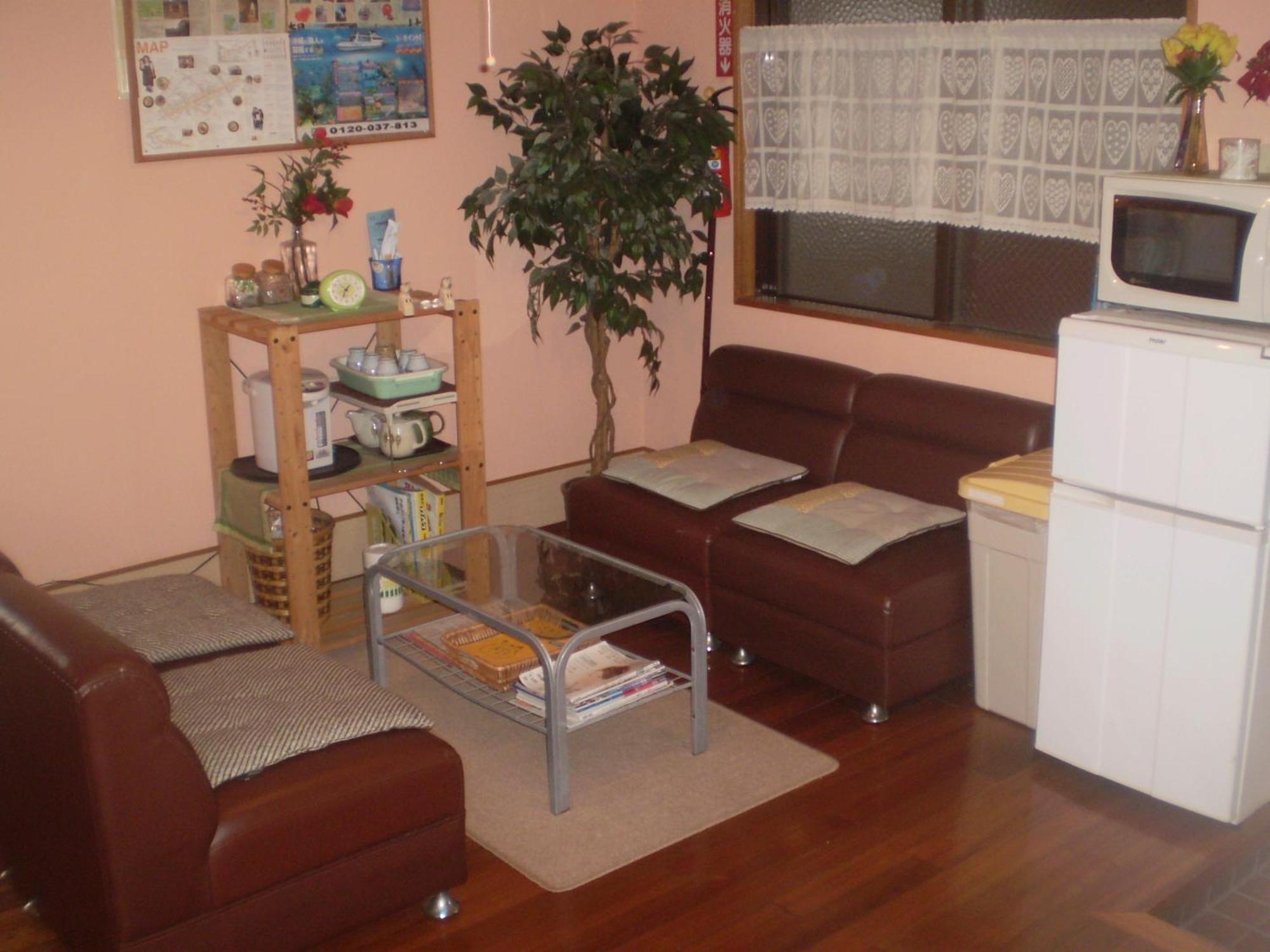 Hostel Hakuseiso Наха Екстериор снимка