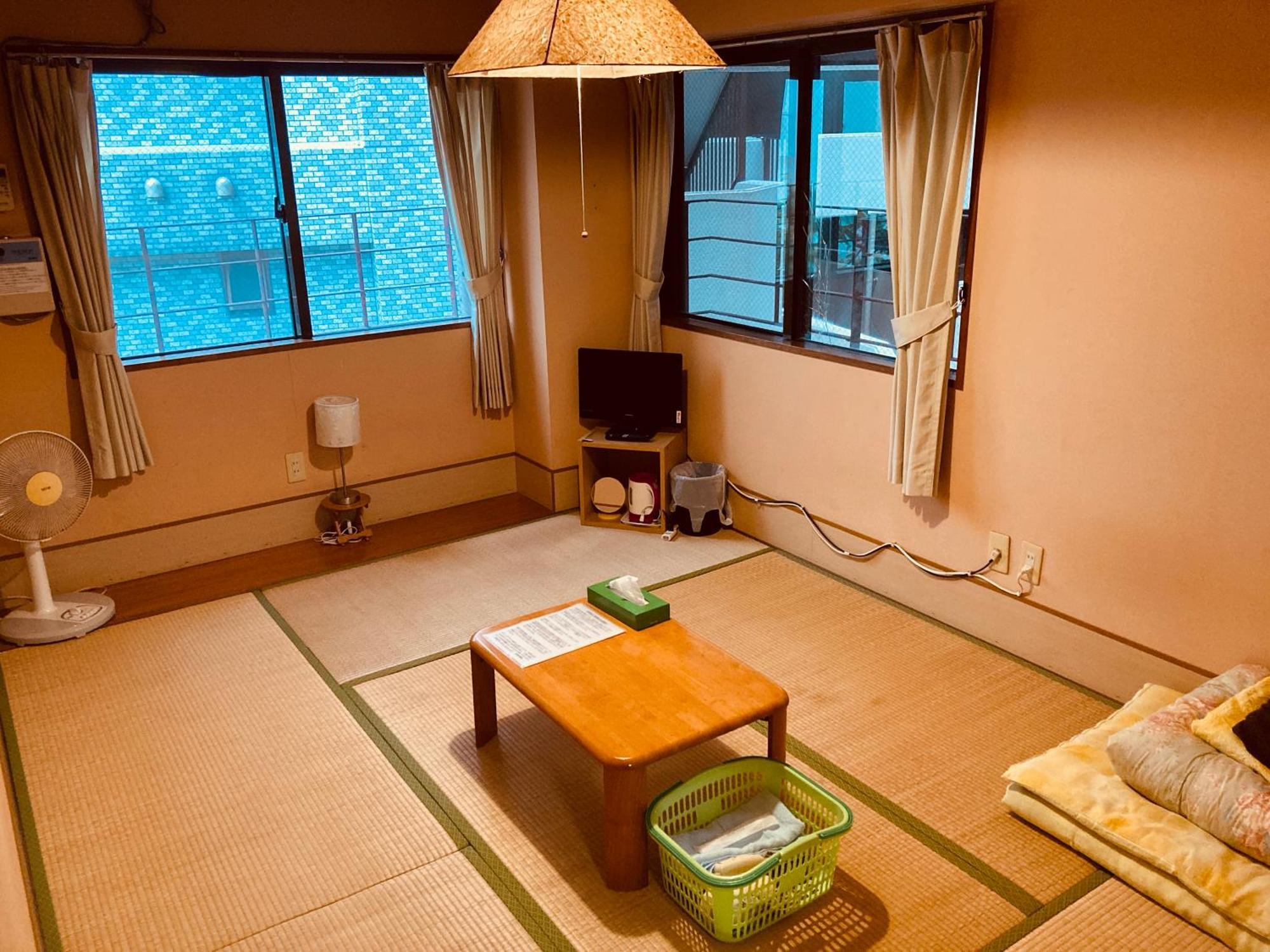 Hostel Hakuseiso Наха Екстериор снимка